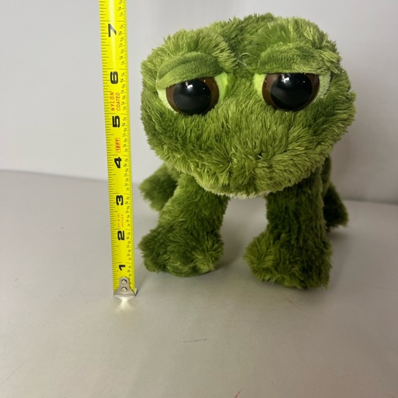 Artistic Toy Plush Frog Big Eyes Stuffed Animal - Picture 13 of 15